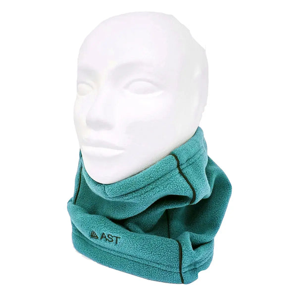 Stay stylish and warm with AST's versatile Tosca fleece hat neckwarmer, designed for cold-weather activities.